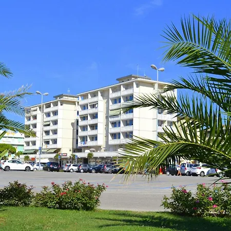 Zenit Apartment *
